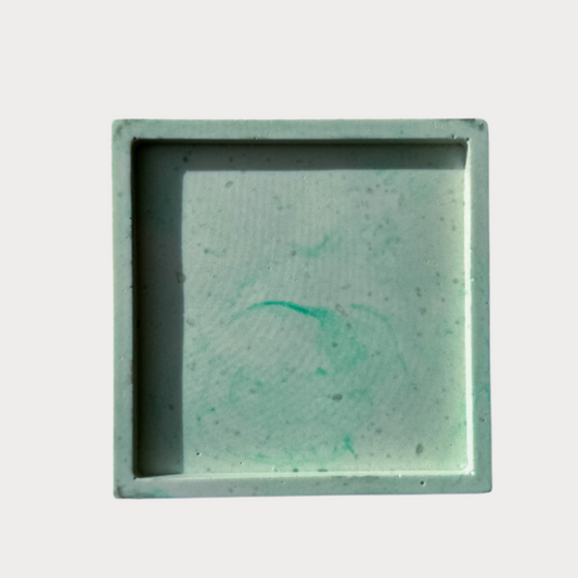 Rankų darbo Jesmonite padėkliukas "Green sparkles"
